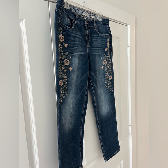 Vintage America Embroidered Bestie Jeans - Picture 6 of 9